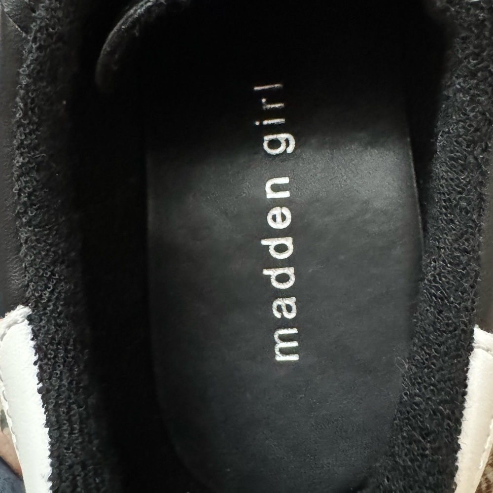 Madden Girl Gia Sneakers - Picture 12 of 12